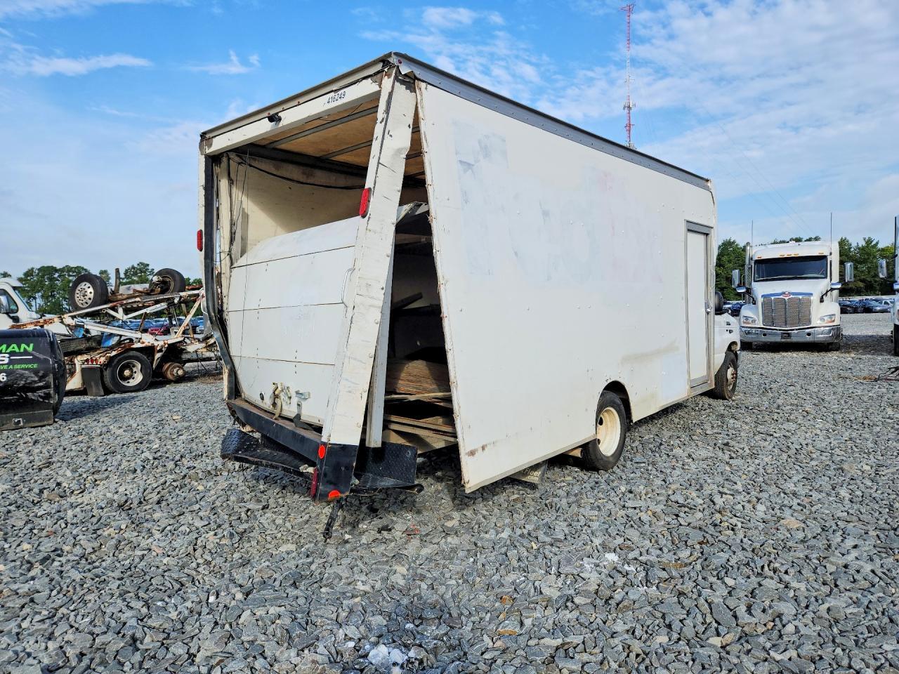 2019 Ford Econoline E350 Super Duty Van - Image 3