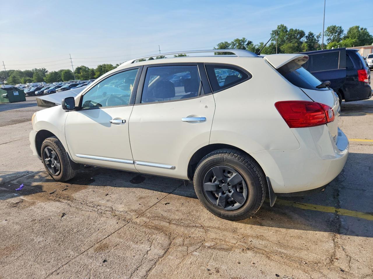 2014 Nissan Rogue Select S - Фото 2
