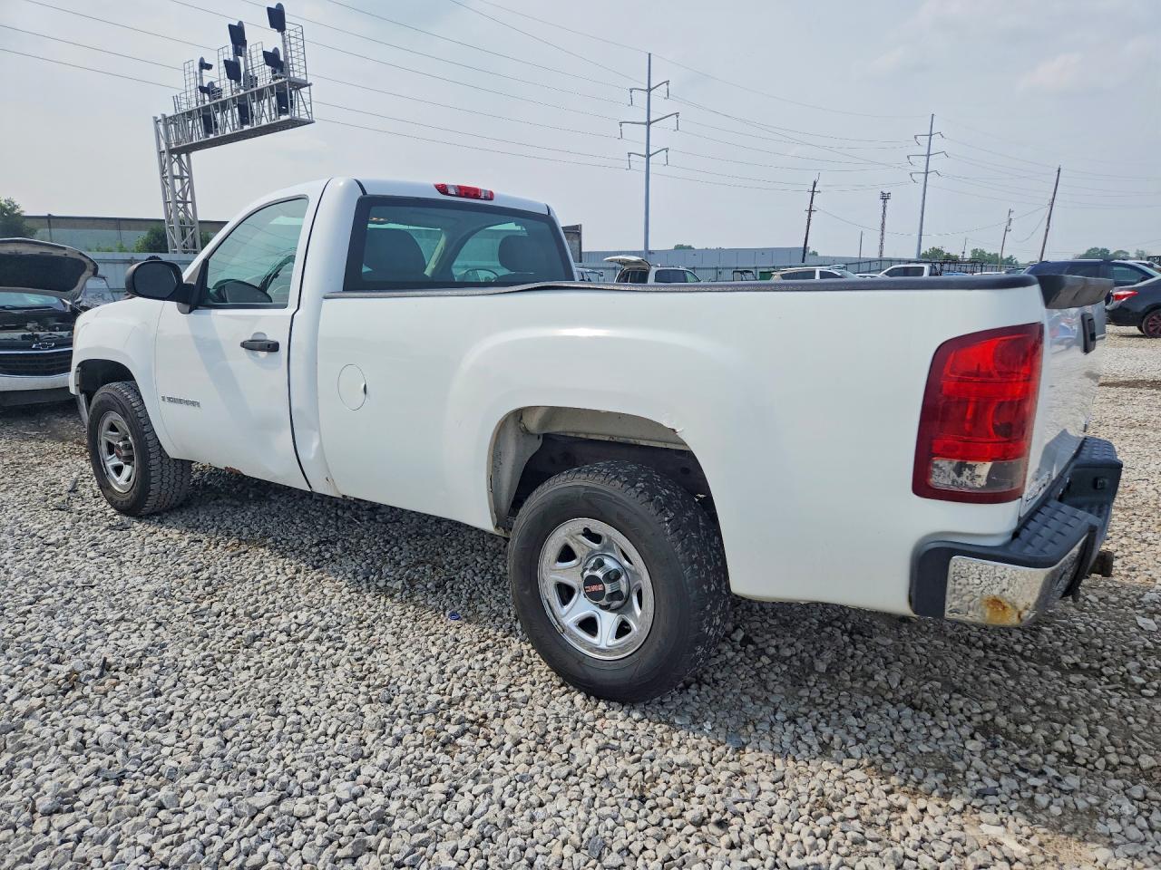 2009 GMC Sierra C1500 - Image 2