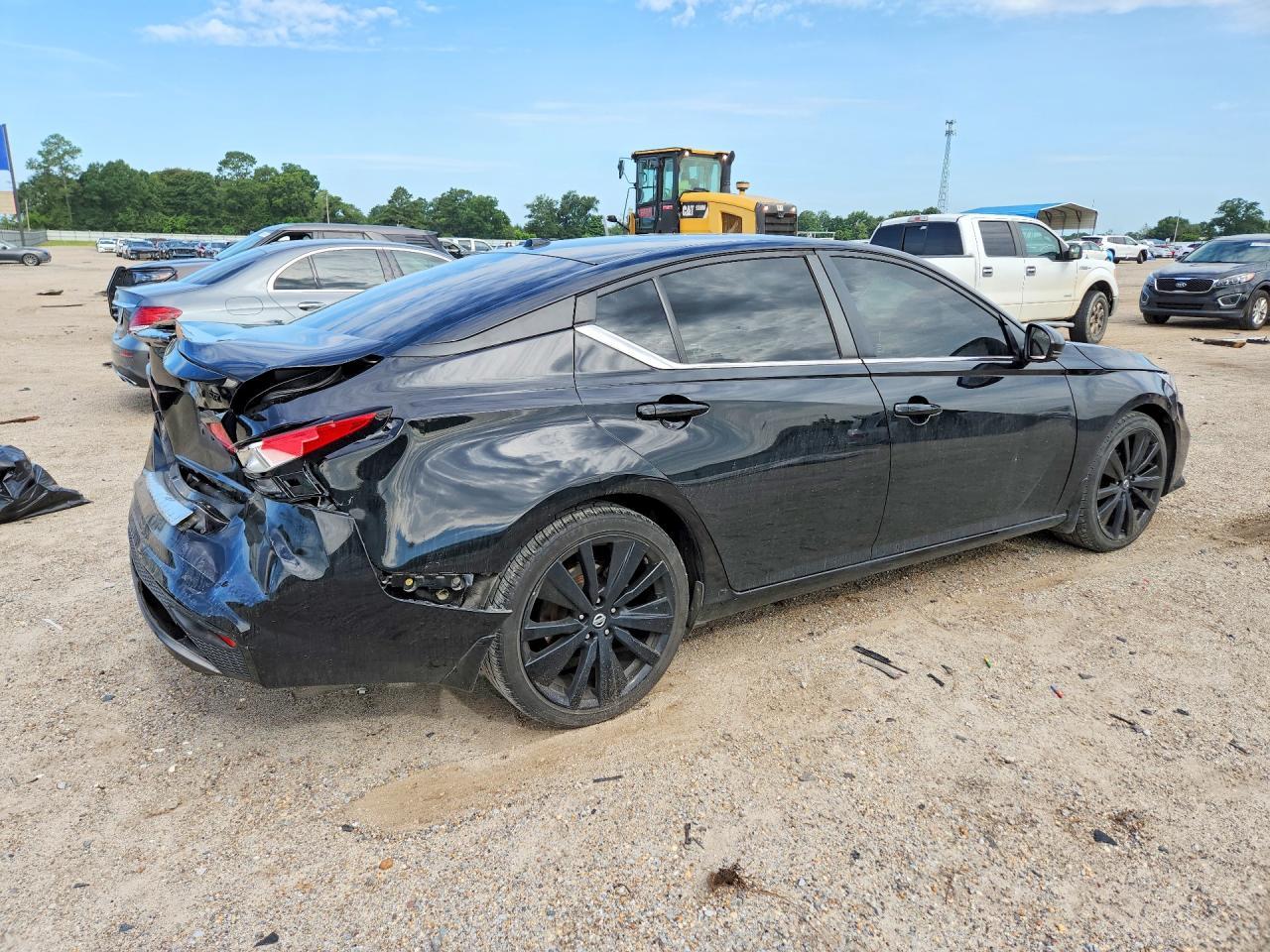 2022 Nissan Altima Sr - Фото 3