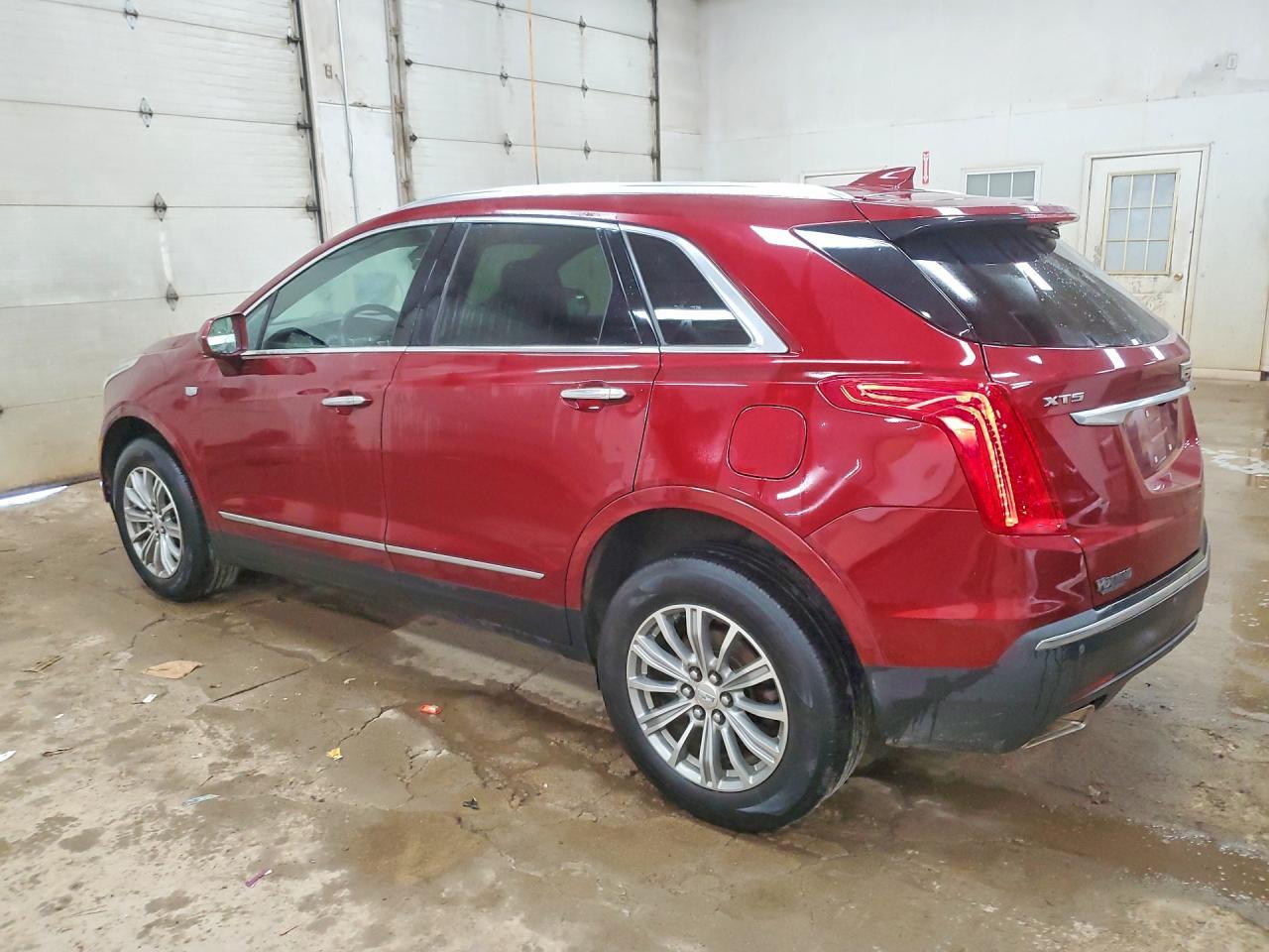 2017 Cadillac Xt5 Luxury - Фото 2