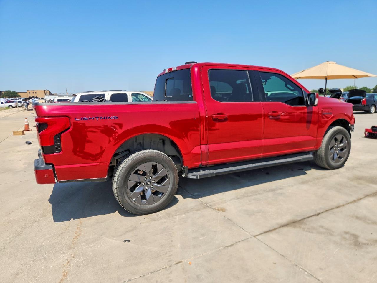 2022 Ford F150 Lightning Pro - Фото 3