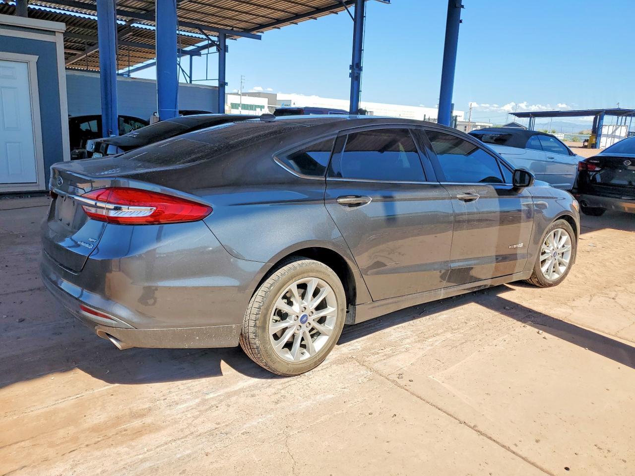 2017 Ford Fusion Se Hybrid - Фото 3