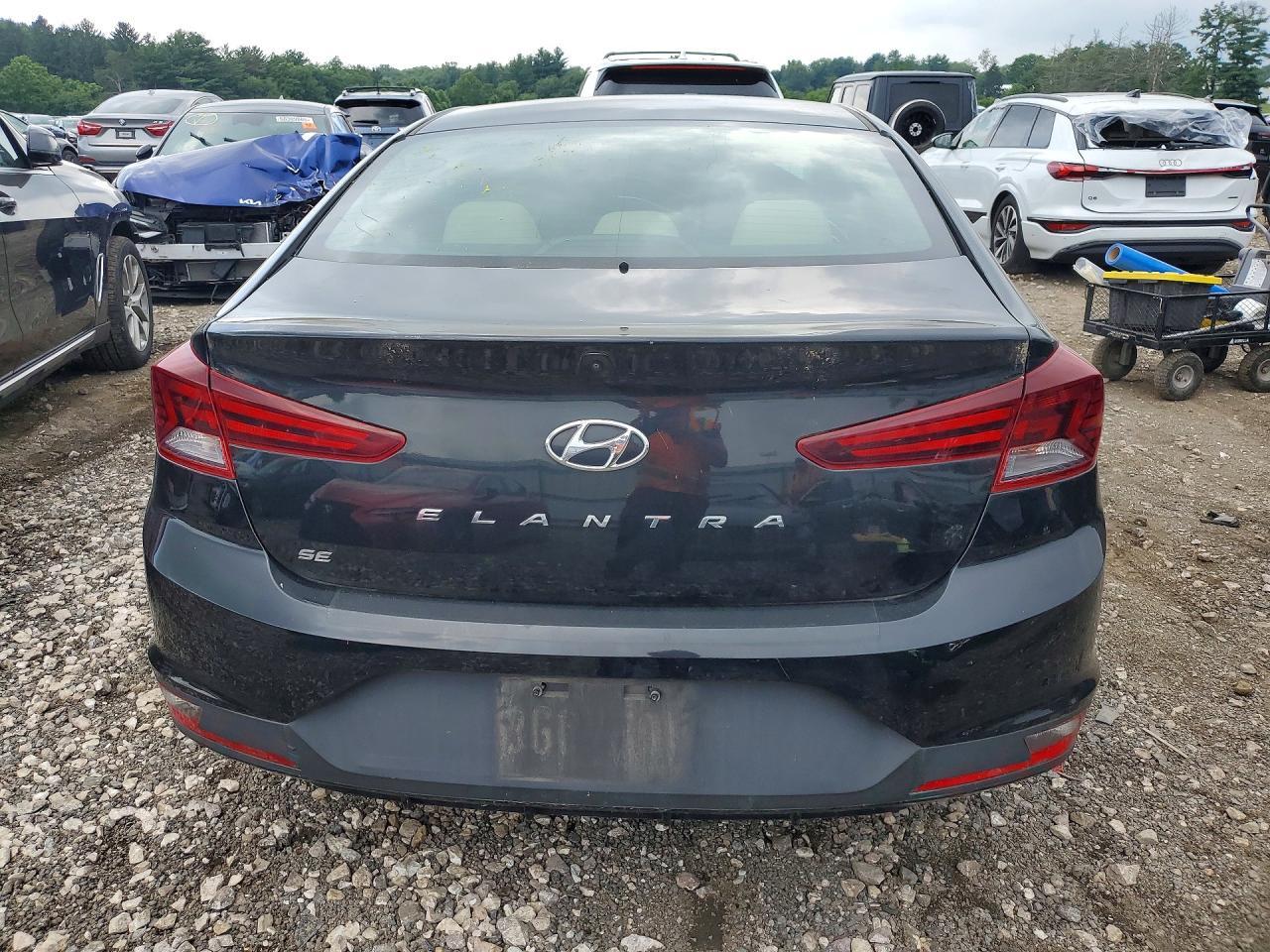 2019 Hyundai Elantra Se - Image 6