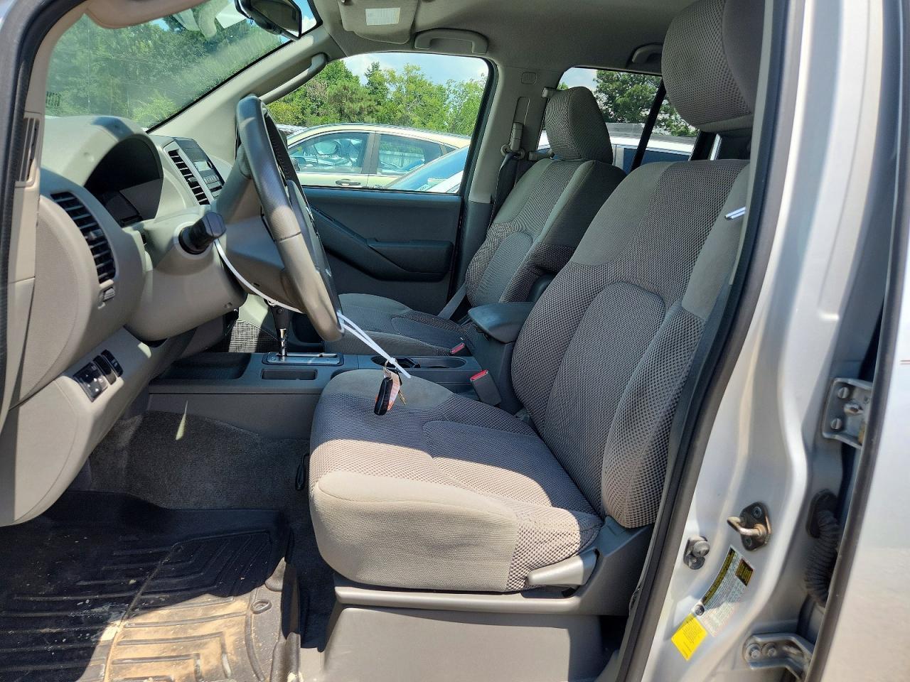 2011 Nissan Frontier S - Фото 7