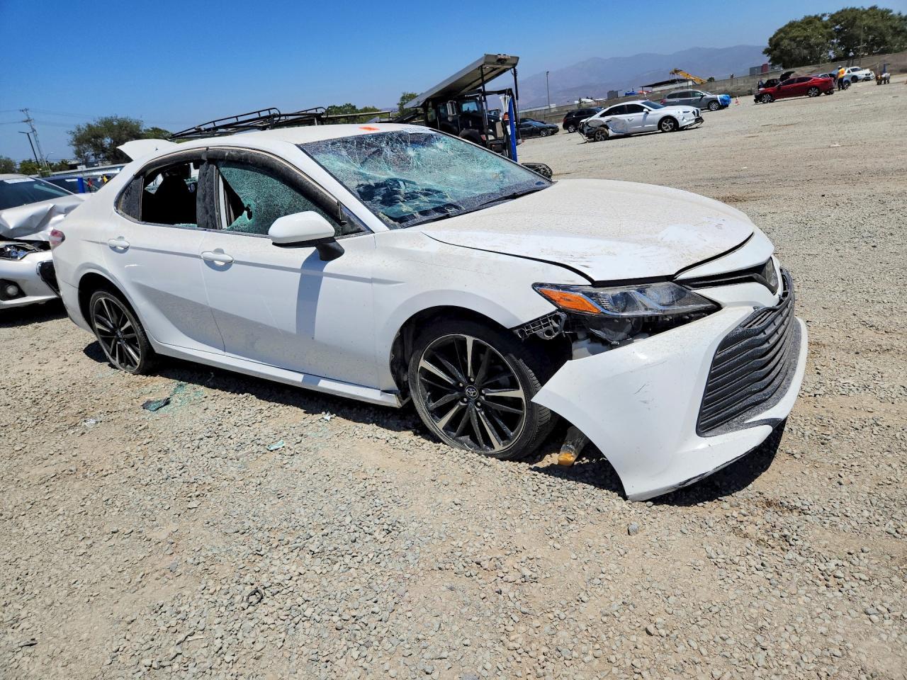 2019 Toyota Camry Le - Фото 4
