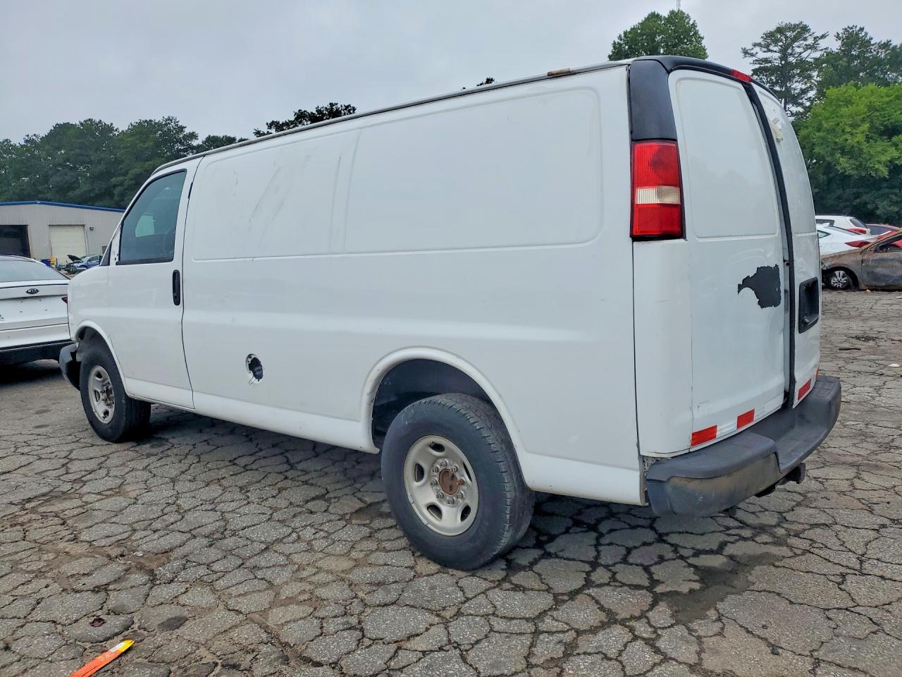 2015 Chevrolet Express G2500 - Фото 2