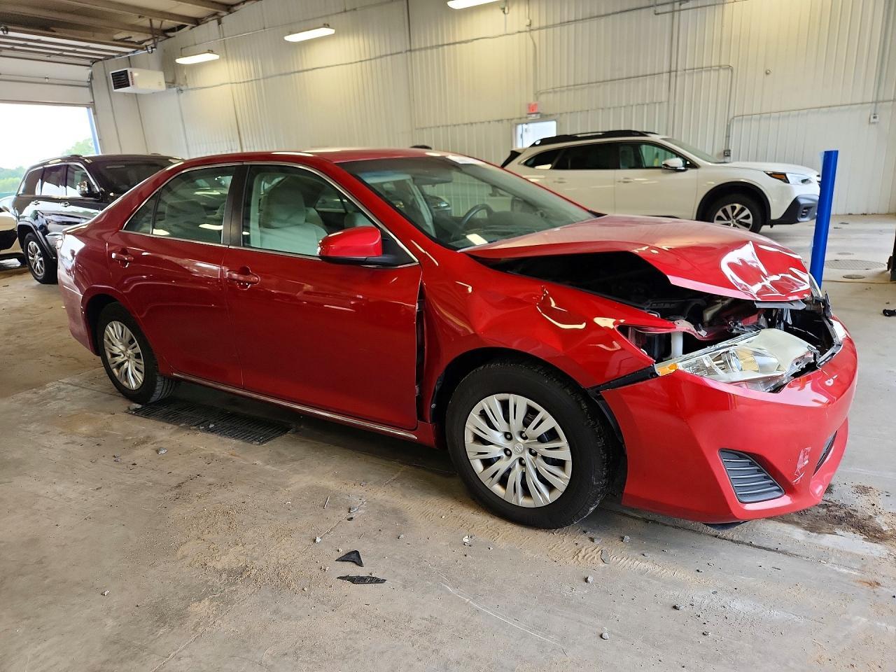 2013 Toyota Camry Le - Фото 4