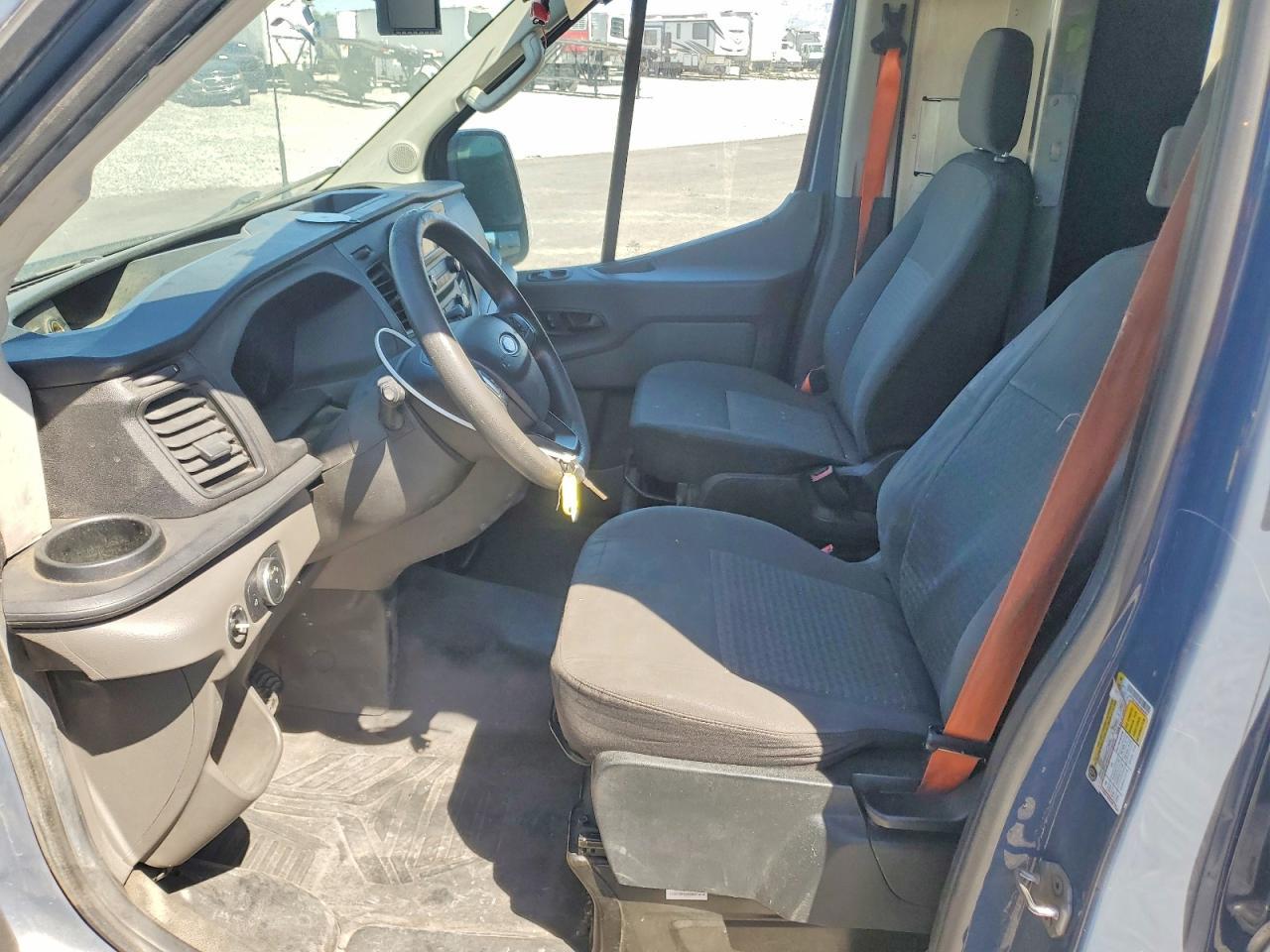 2020 Ford Transit 250 Delivery Van - Фото 7