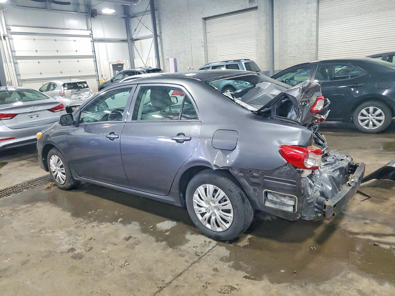 2013 Toyota Corolla L - Фото 2