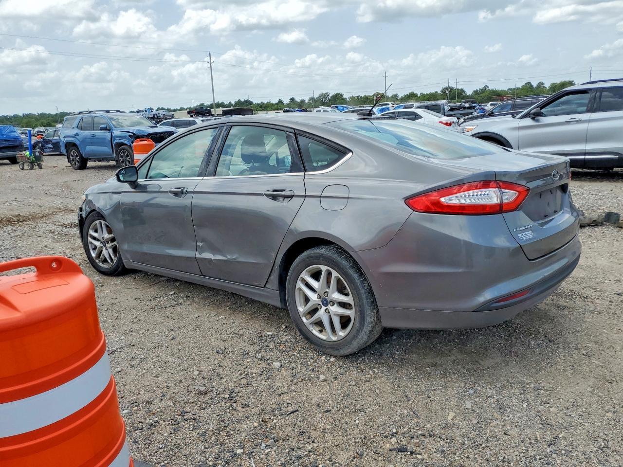 2014 Ford Fusion Se - Фото 2