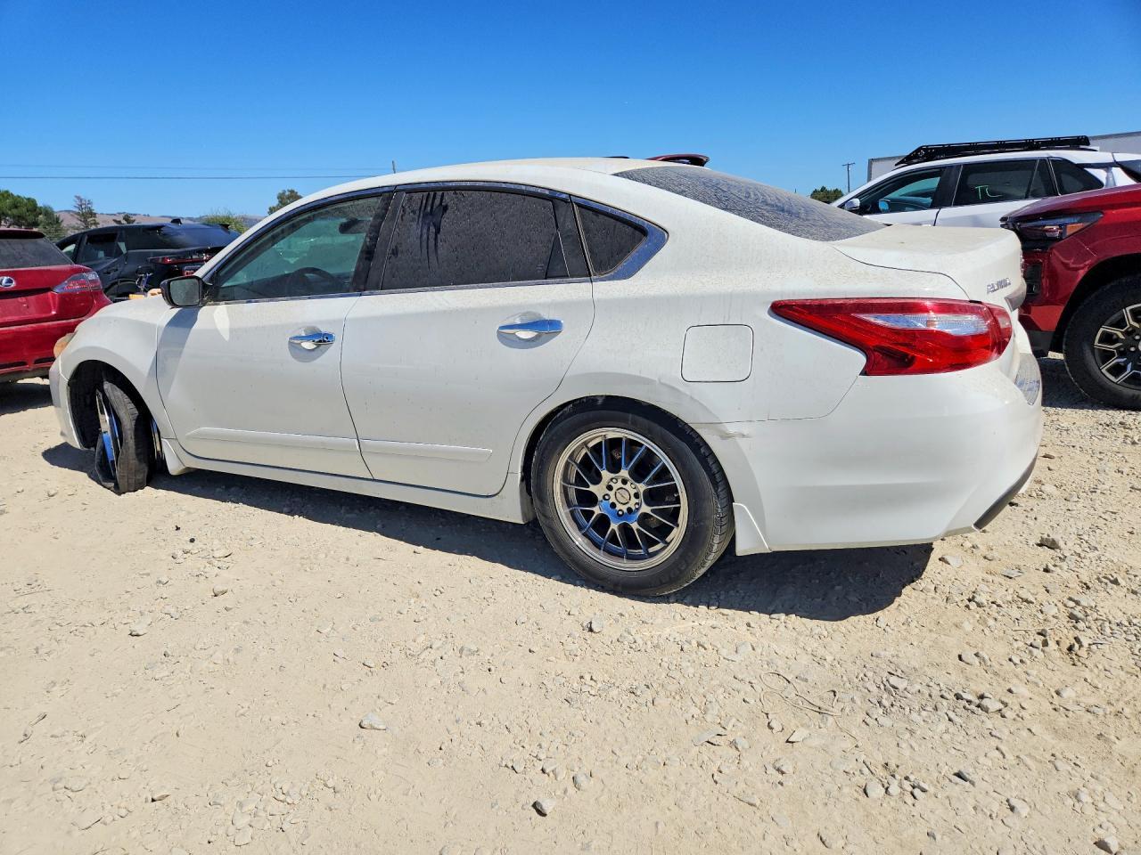 2017 Nissan Altima 2.5 S - Фото 2