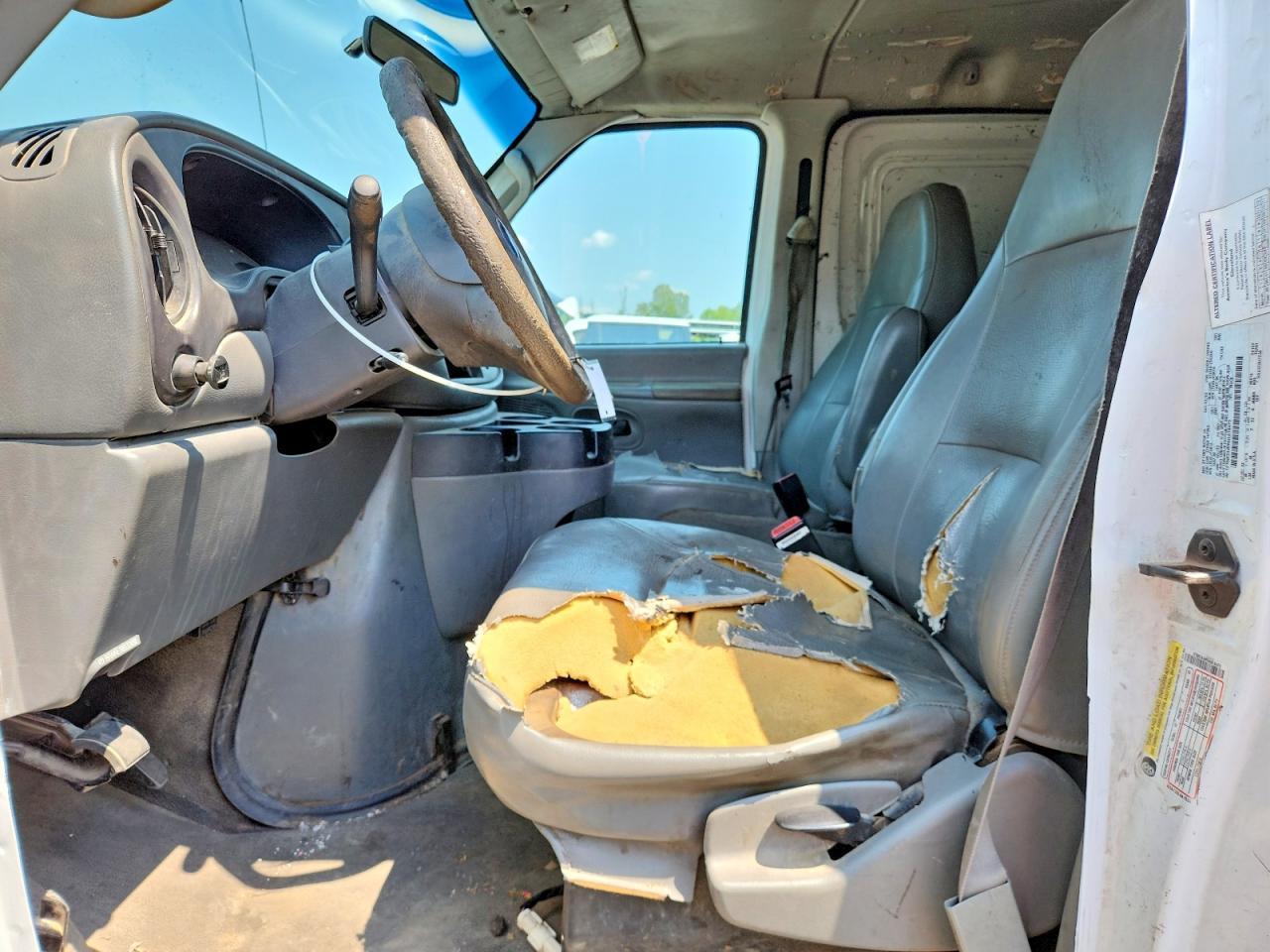 2006 Ford Econoline E250 Van - Фото 7