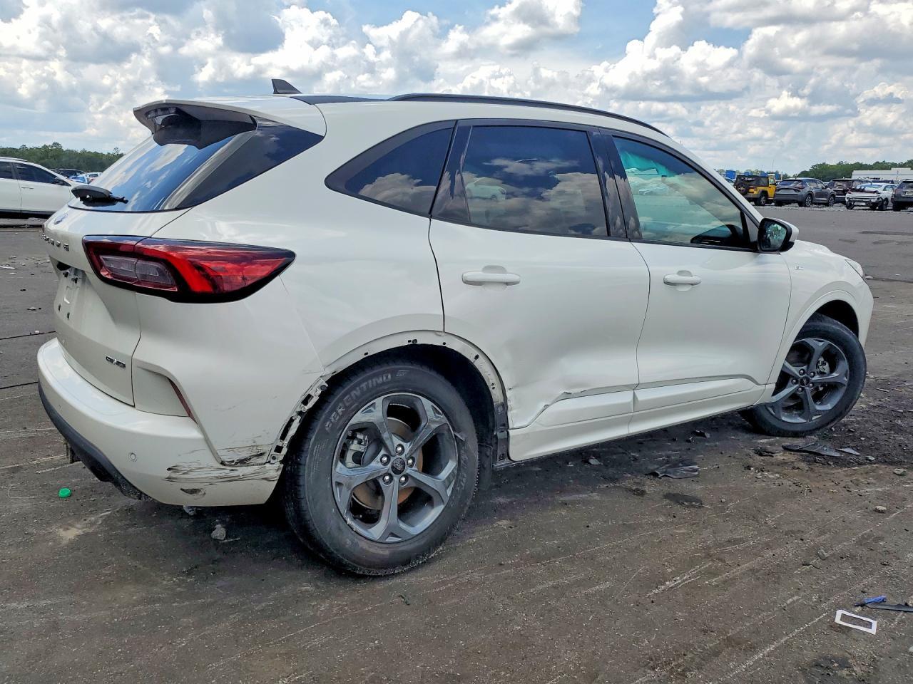 2023 Ford Escape St Line Select - Фото 3