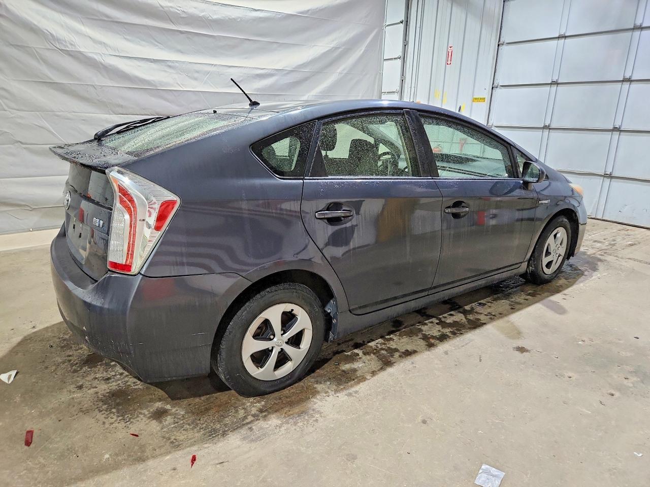 2012 Toyota Prius Two - Фото 3