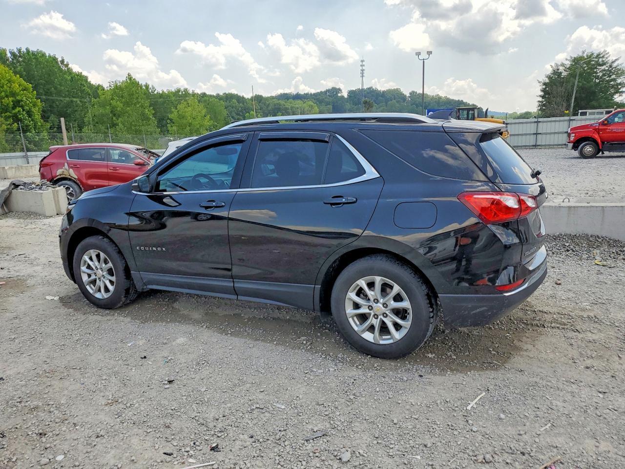 2018 Chevrolet Equinox Lt - Image 2