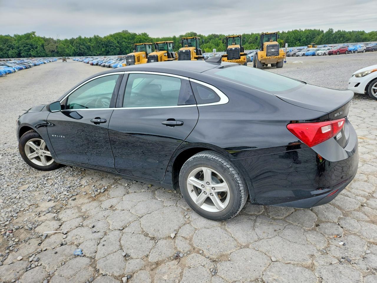2020 Chevrolet Malibu Ls - Фото 2