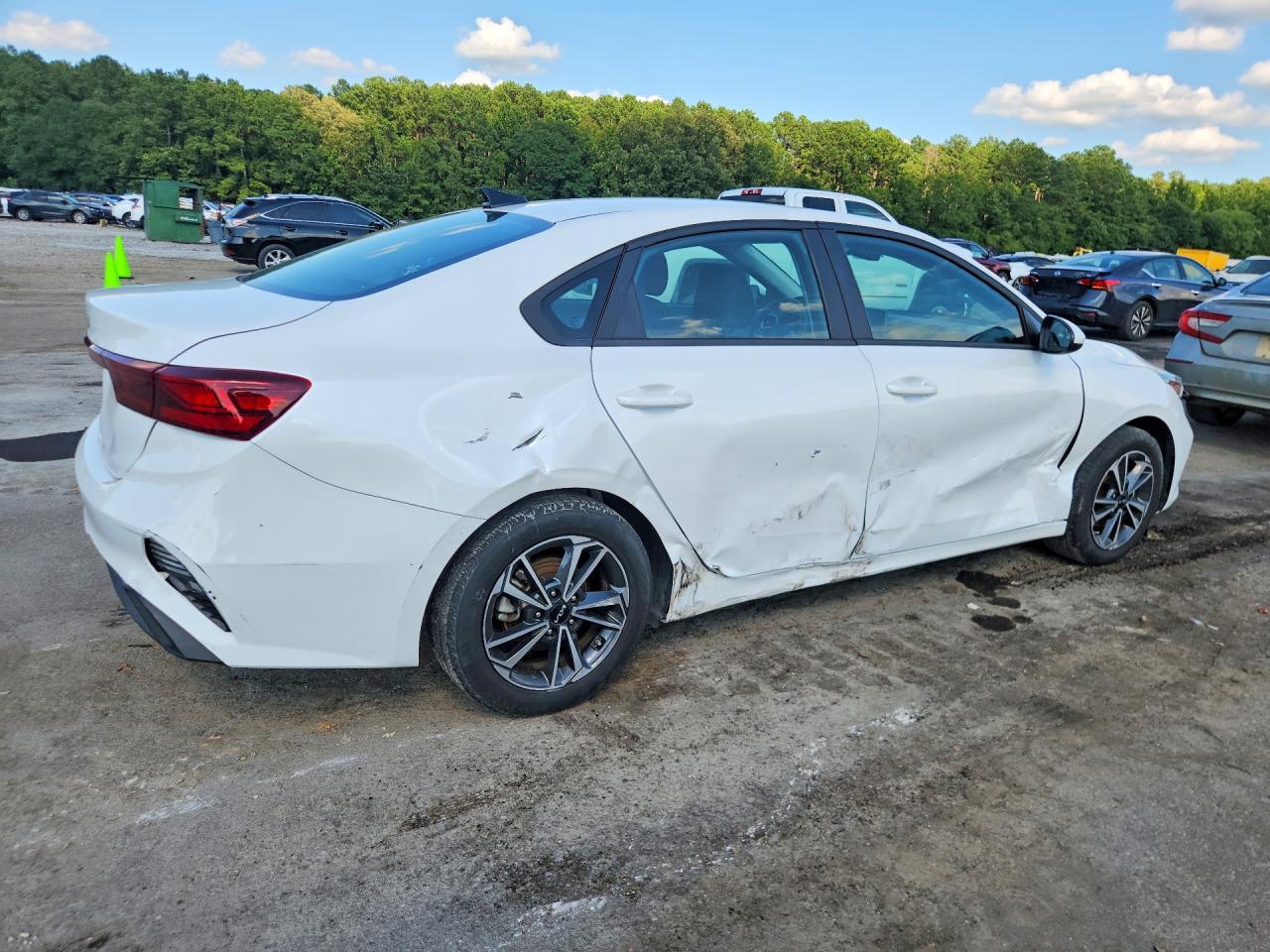 2024 Kia Forte Lxs - Image 3