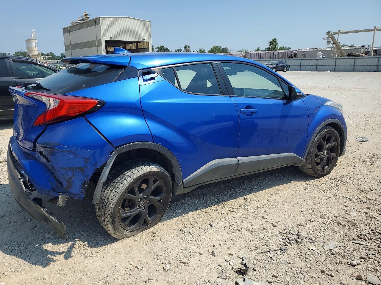 2018 Toyota C-Hr Xle Premium - Фото 3