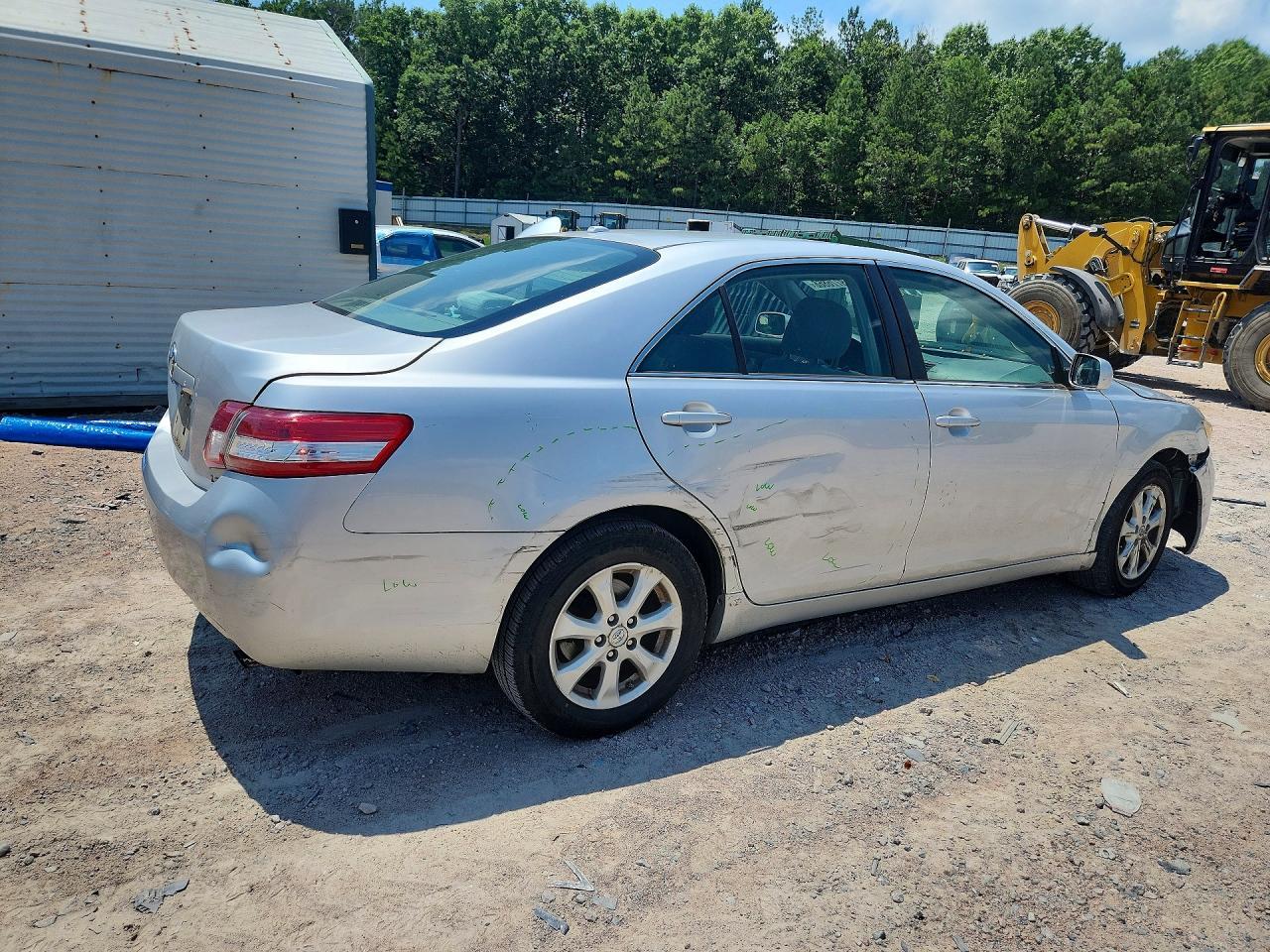 2011 Toyota Camry Le - Фото 3