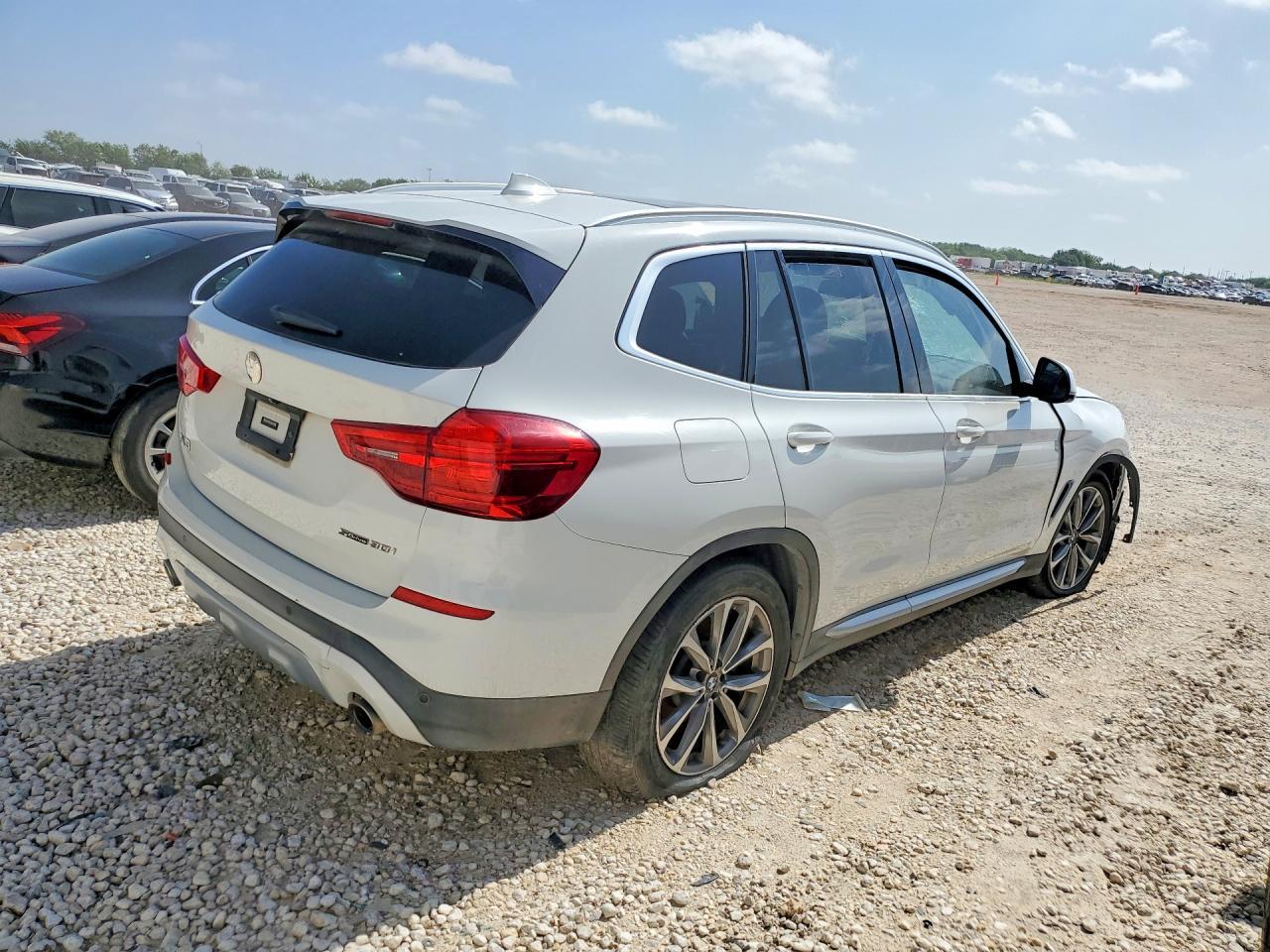 2019 BMW X3 Sdrive30I - Фото 3