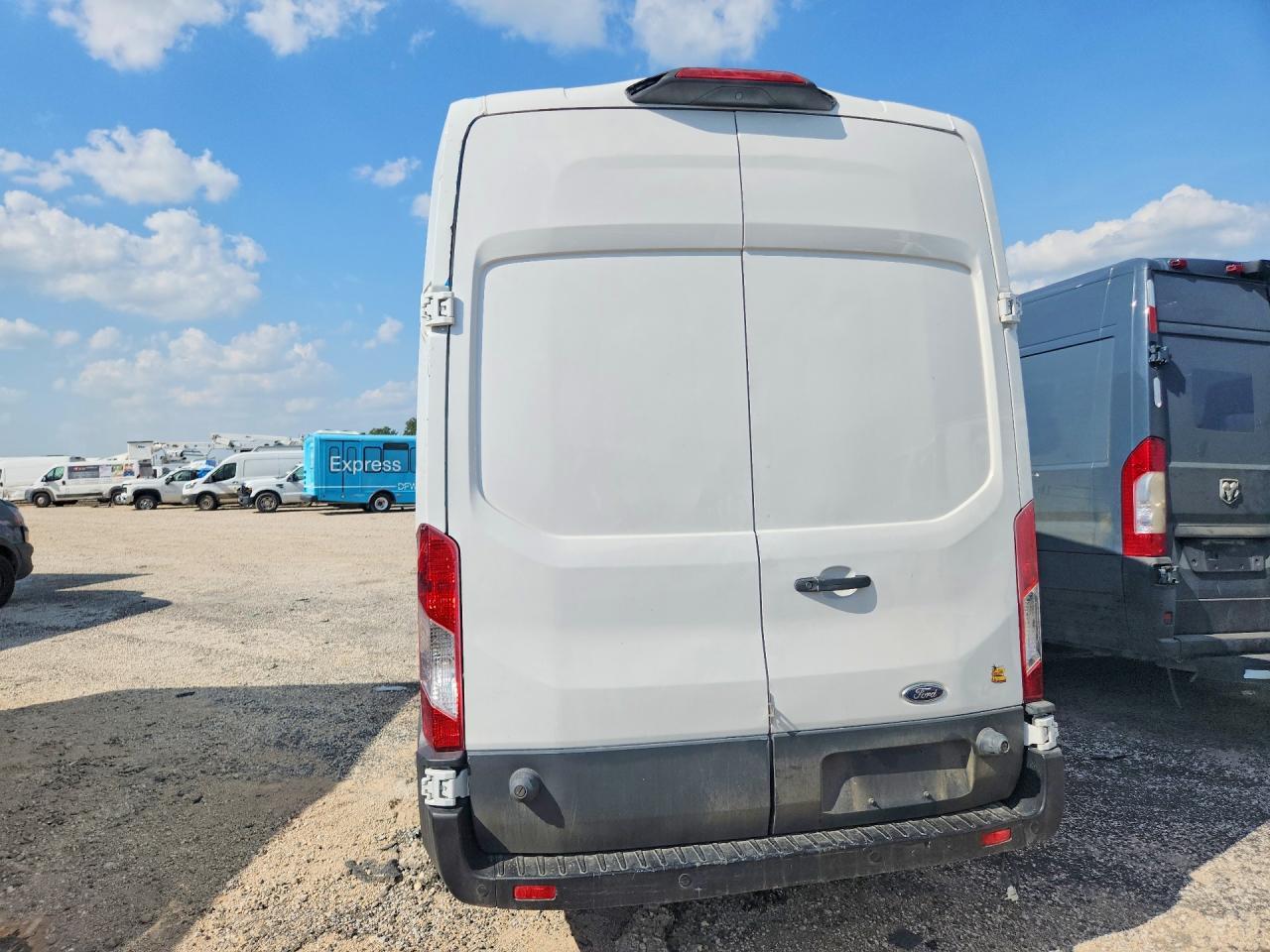 2018 Ford Transit 250 Delivery Van - Image 6