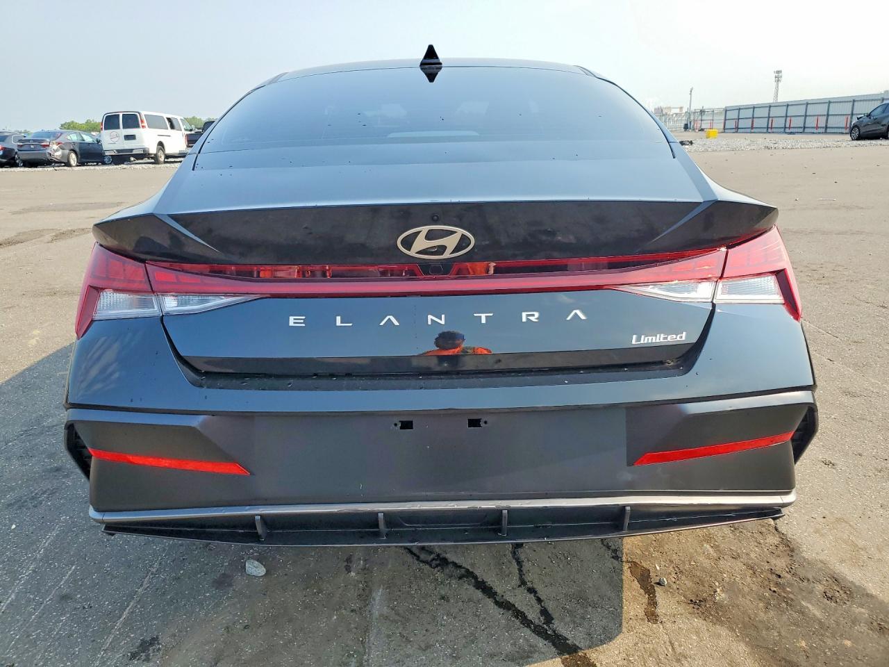 2026 Hyundai Elantra Limited - Фото 6