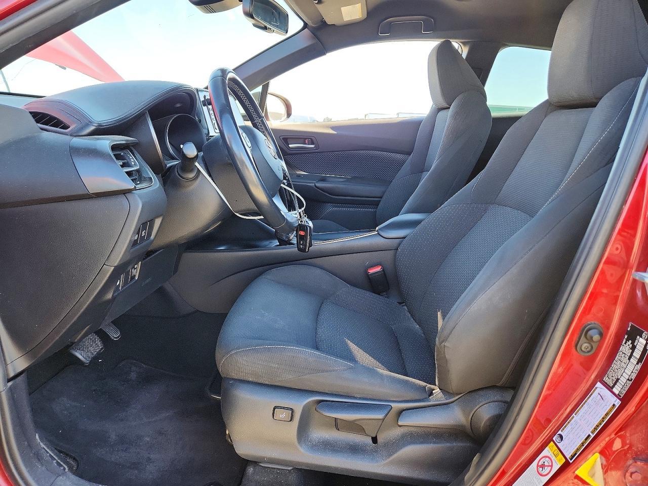 2018 Toyota C-Hr Xle Premium - Image 7