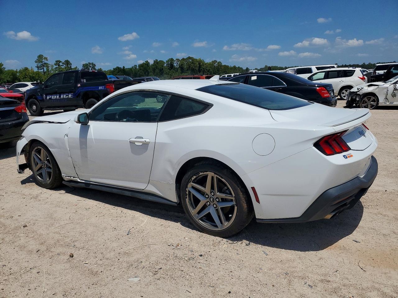 2024 Ford Mustang - Фото 2