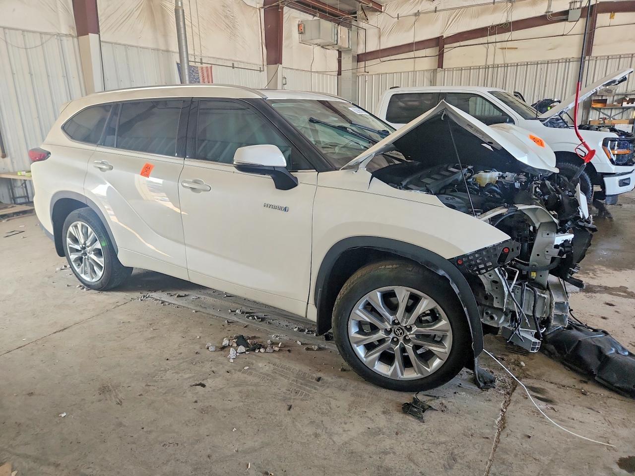 2021 Toyota Highlander Hybrid Limited - Фото 4