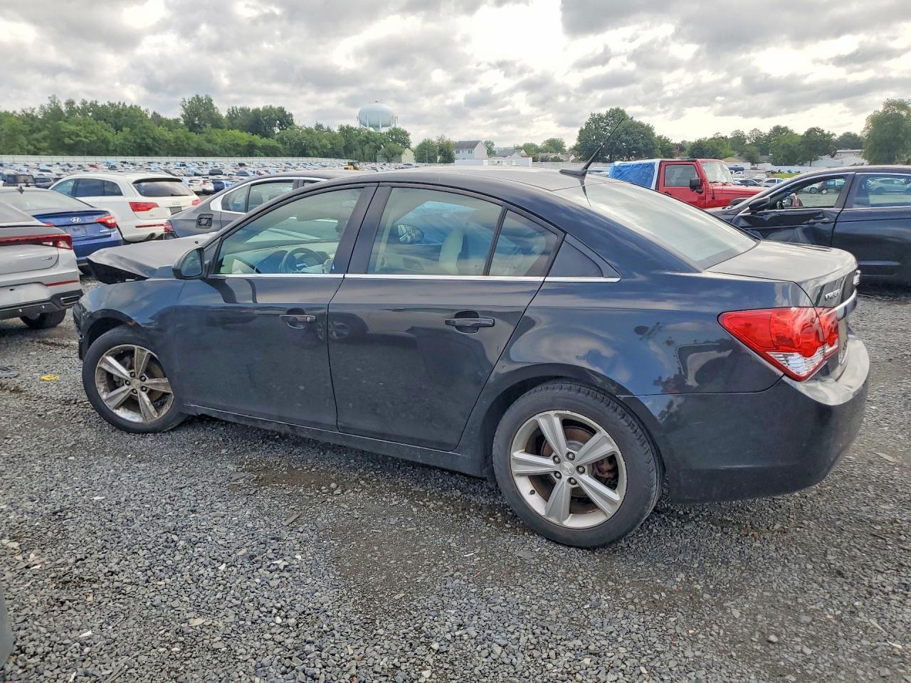 2014 Chevrolet Cruze Lt - Image 2