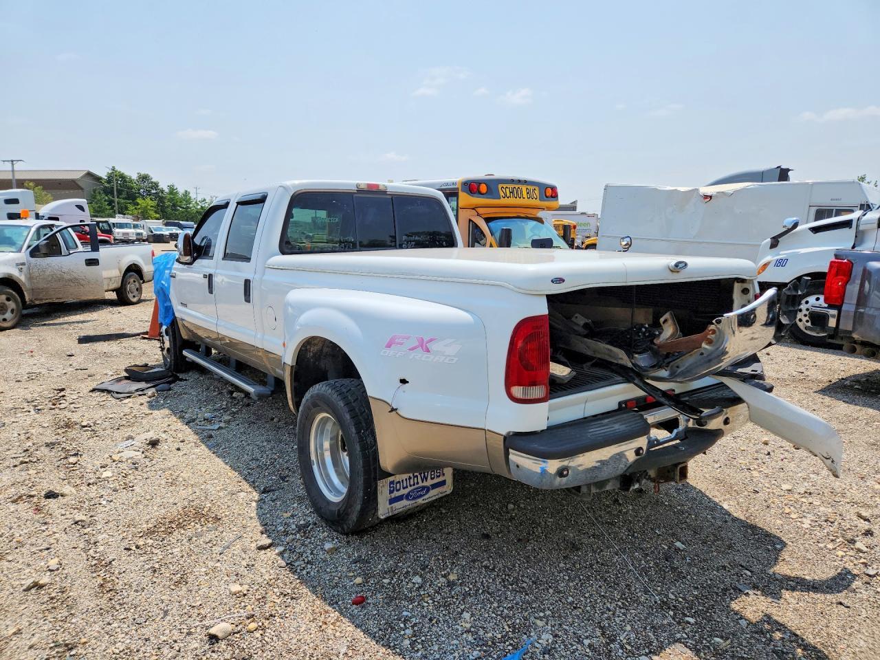 2007 Ford F350 - Фото 2