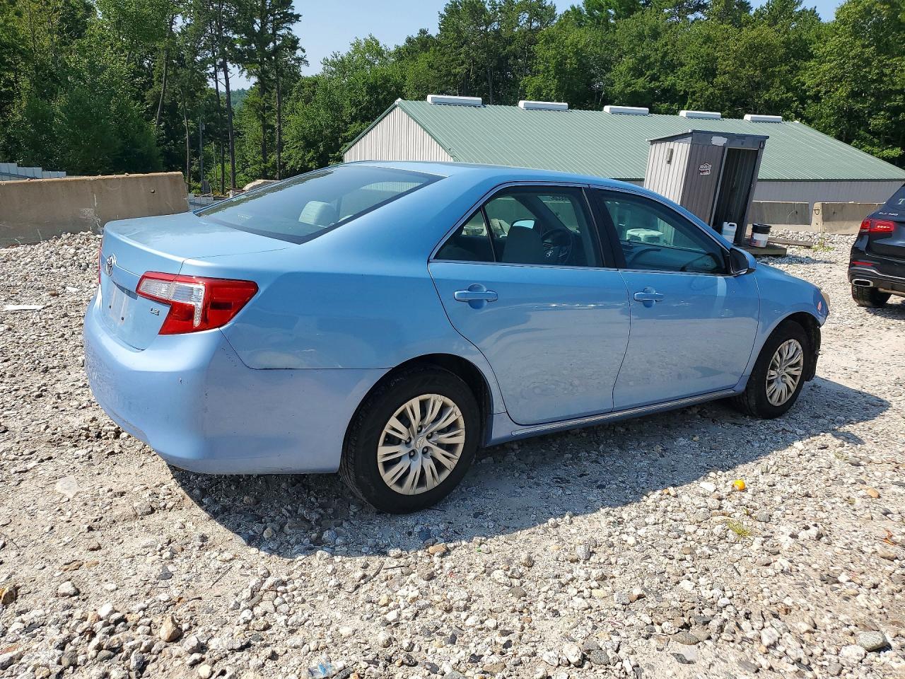 2013 Toyota Camry Le - Image 3