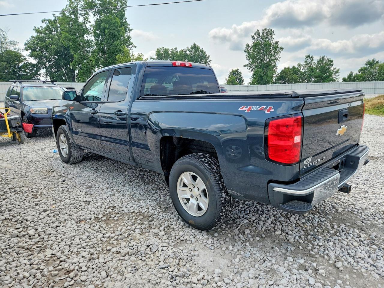2017 Chevrolet Silverado K1500 Lt - Image 2