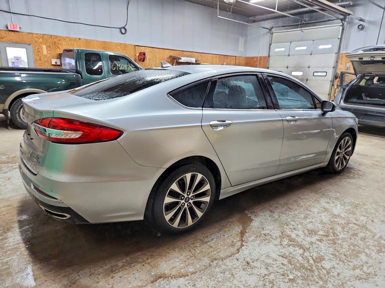 2020 Ford Fusion Se - Фото 3