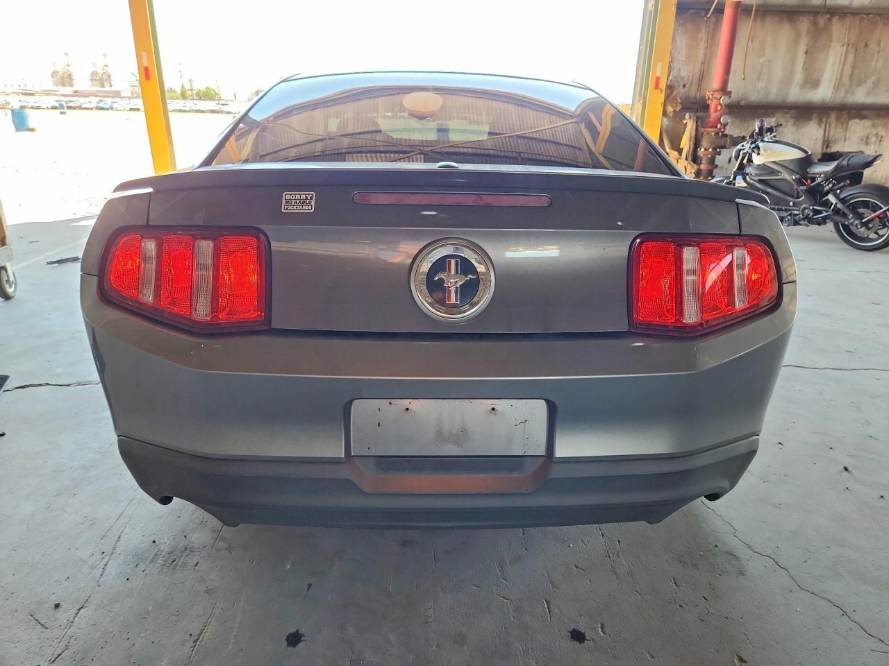 2011 Ford Mustang - Фото 6