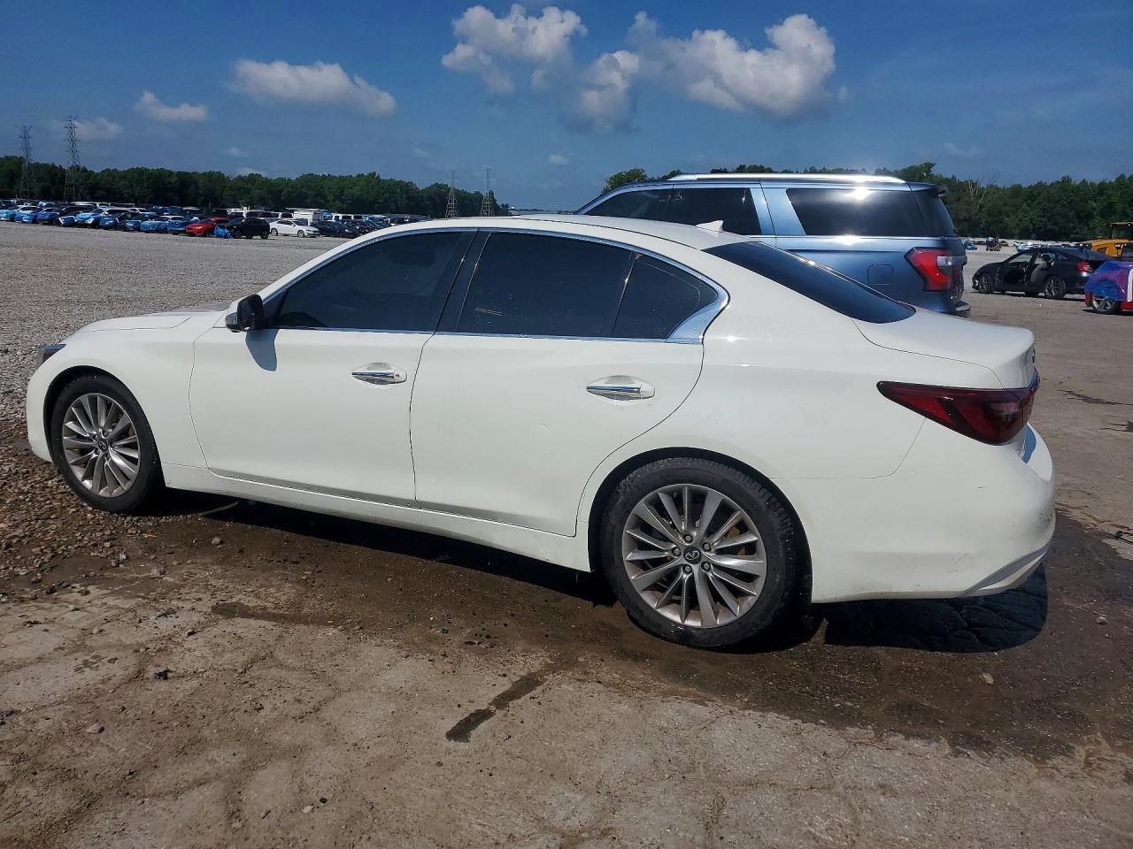 2021 Infiniti Q50 Luxe - Image 2