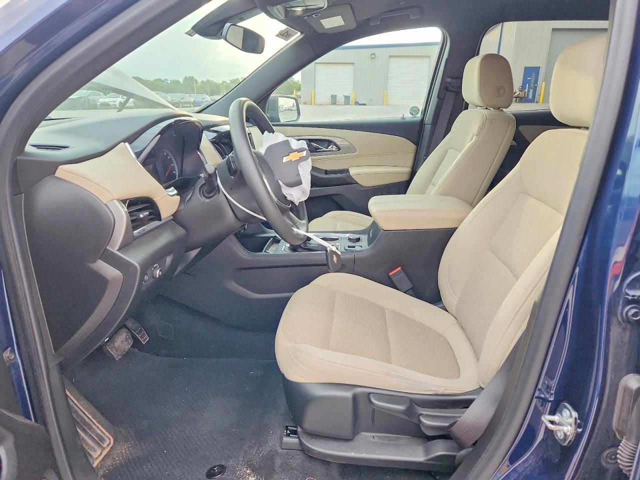 2022 Chevrolet Traverse Ls - Фото 7