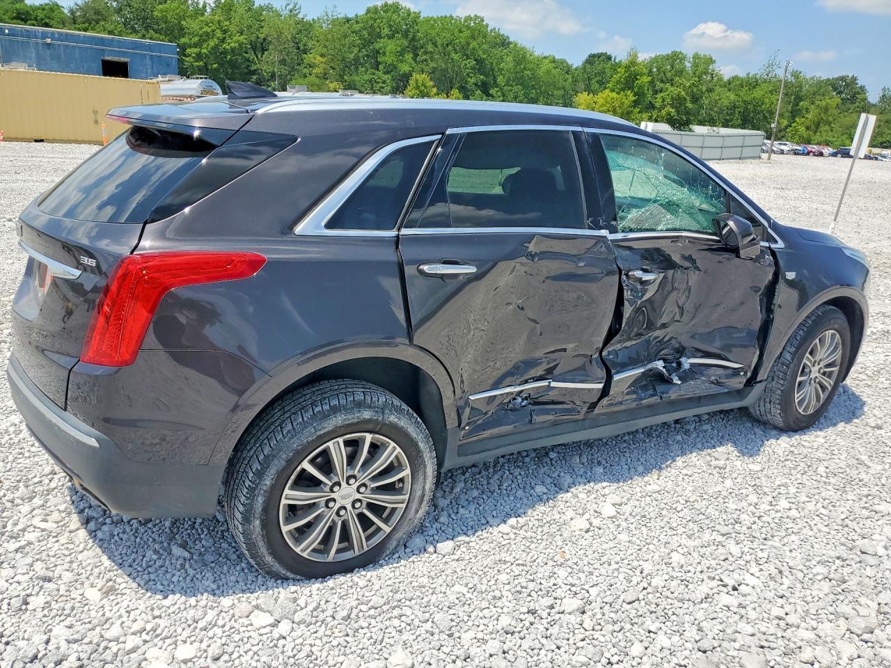 2018 Cadillac Xt5 Luxury - Image 3