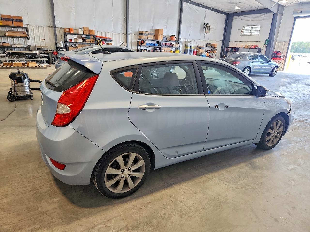 2013 Hyundai Accent - Фото 3
