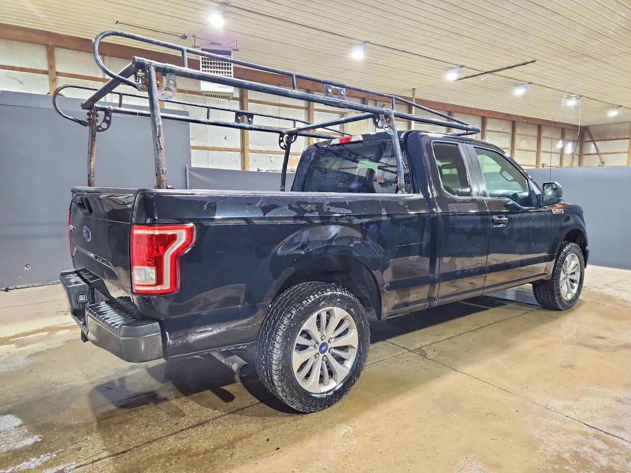 2017 Ford F150 Super Cab - Фото 3