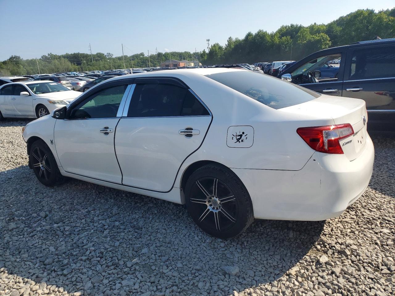 2012 Toyota Camry L - Image 2