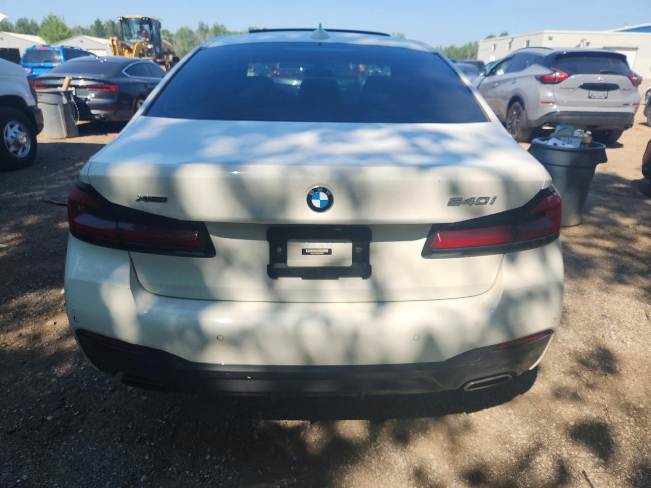 2022 BMW 540 Xi - Фото 6