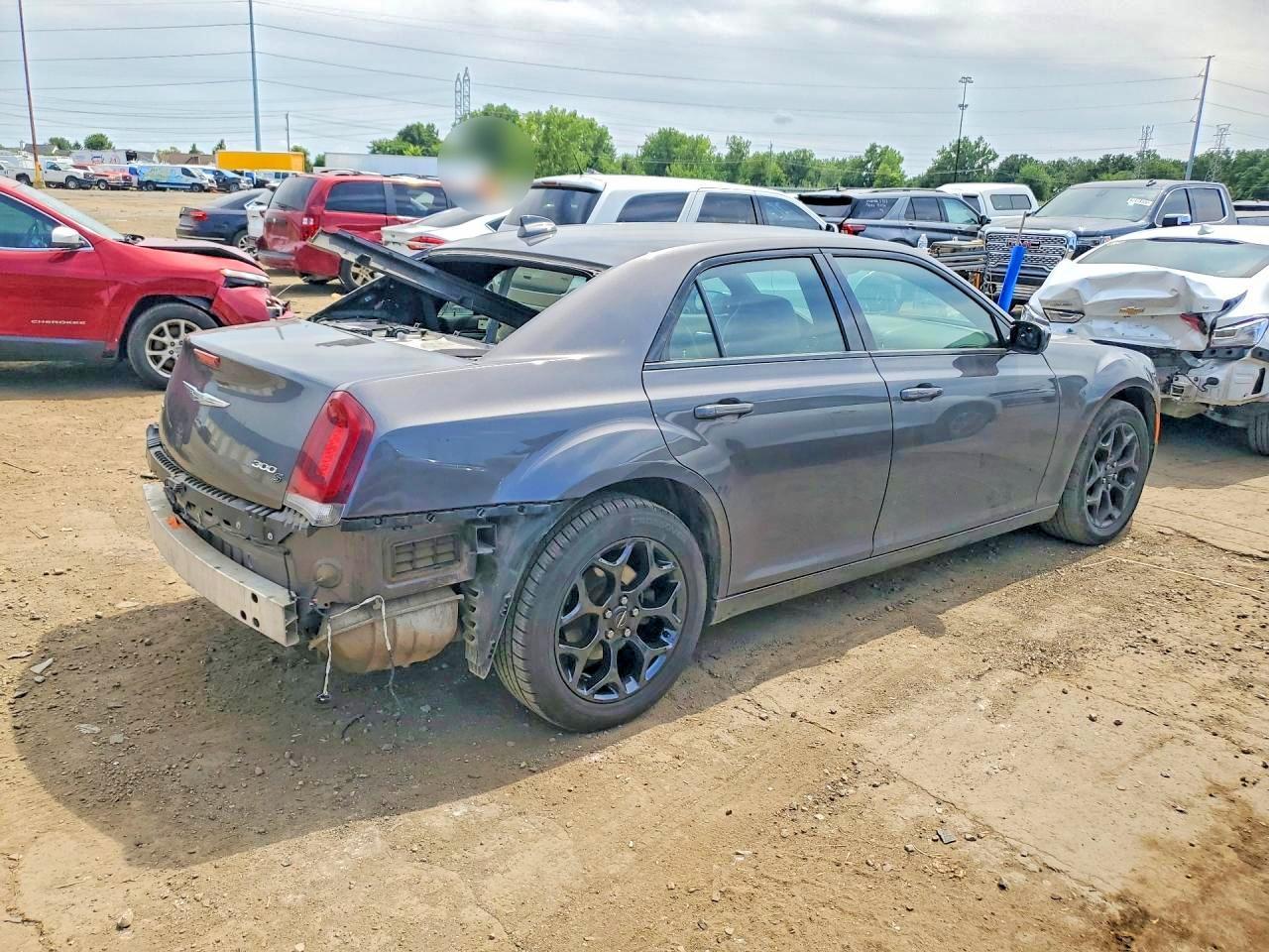 2019 Chrysler 300 S - Image 3