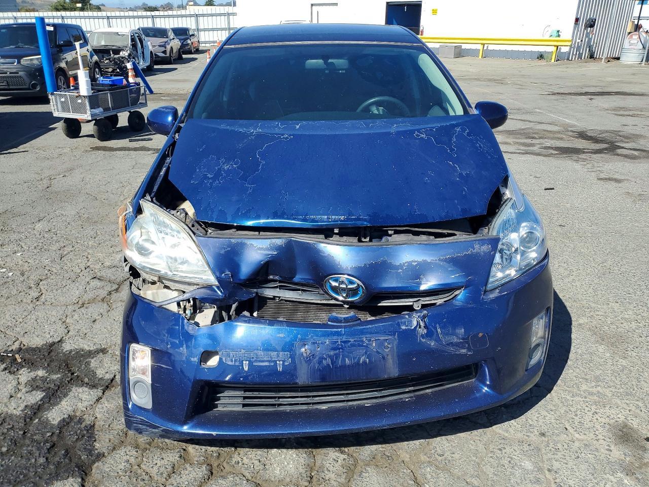 2010 Toyota Prius Iii - Image 5