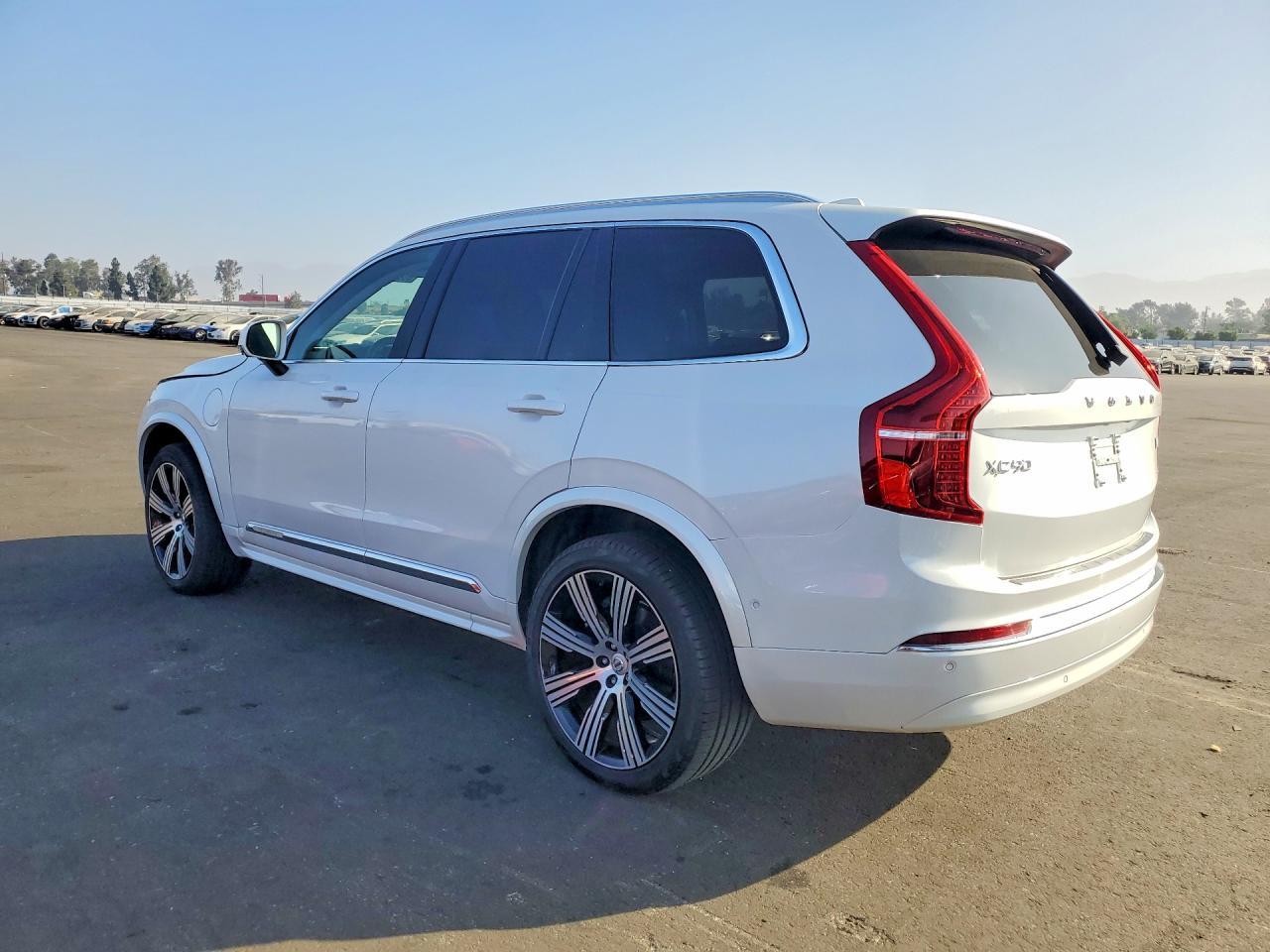 2024 Volvo Xc90 T8 Recharge - Image 2