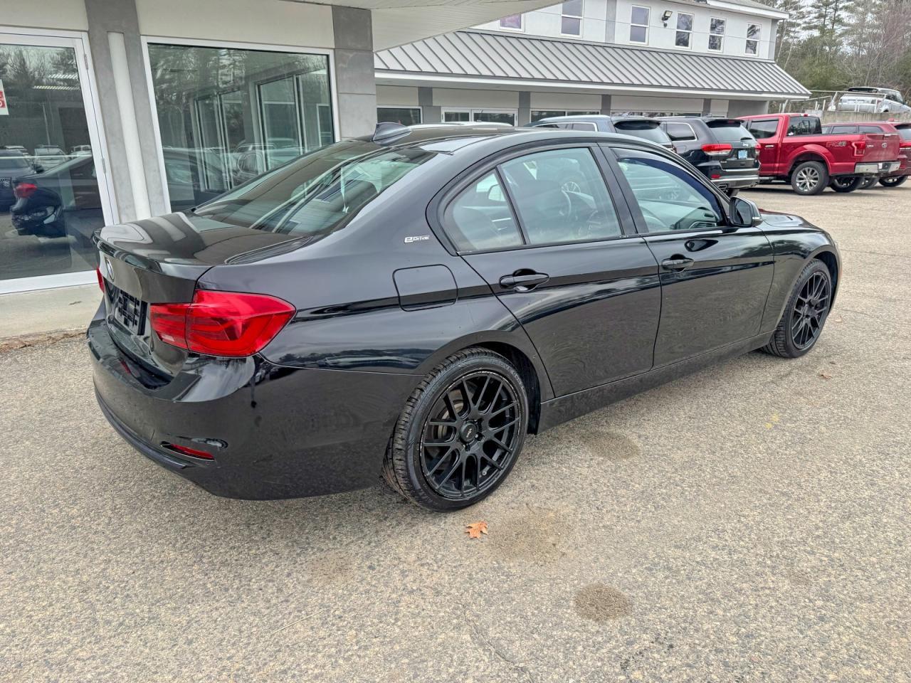 2018 BMW 330E - Фото 4