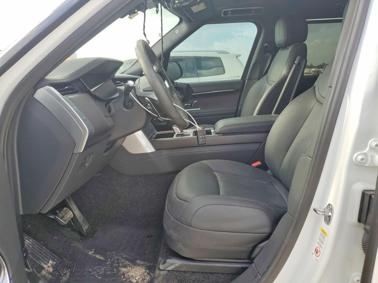 2025 Land Rover Range Rover Se - Image 7