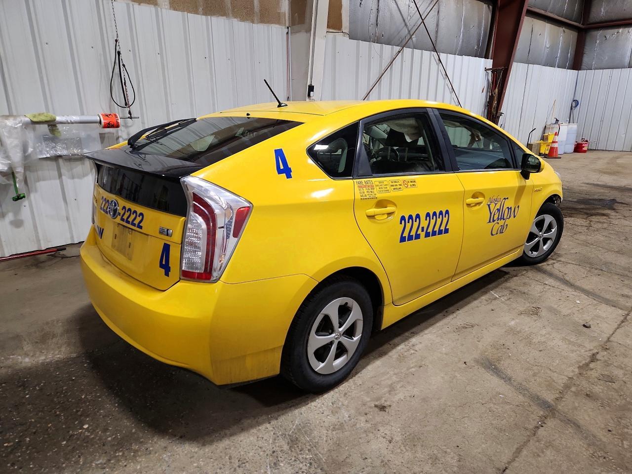 2015 Toyota Prius - Фото 3