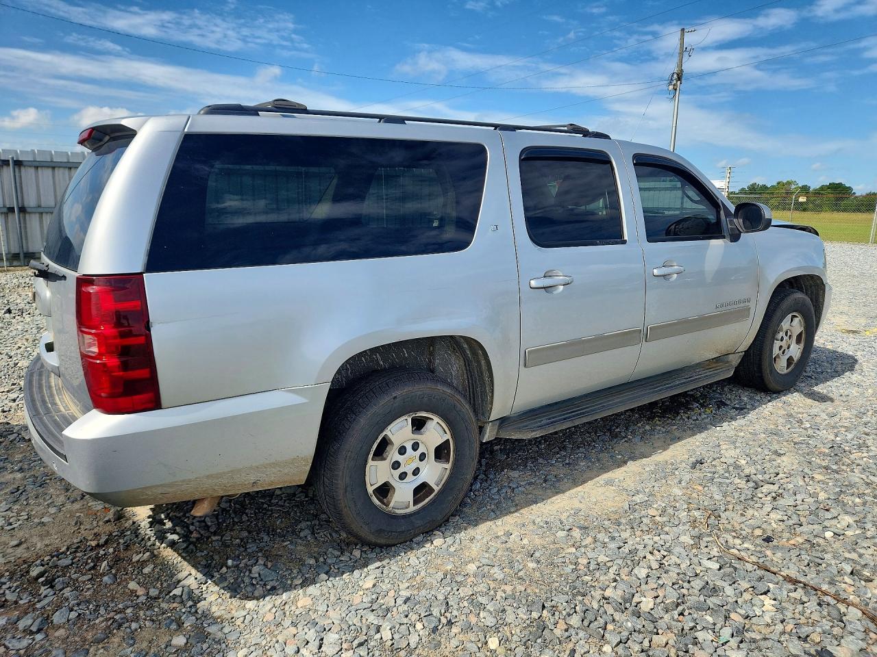 2014 Chevrolet Suburban C1500 Lt - Image 3